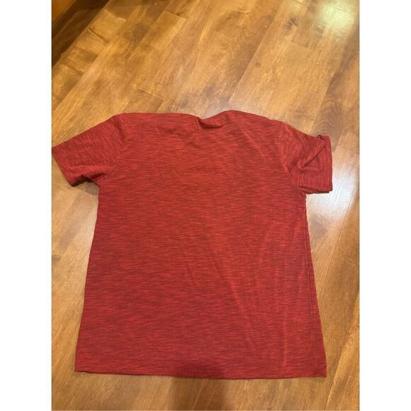 Men’s Nike tshirt size large dri fit material Nike swoosh red - Picture 5 of 5